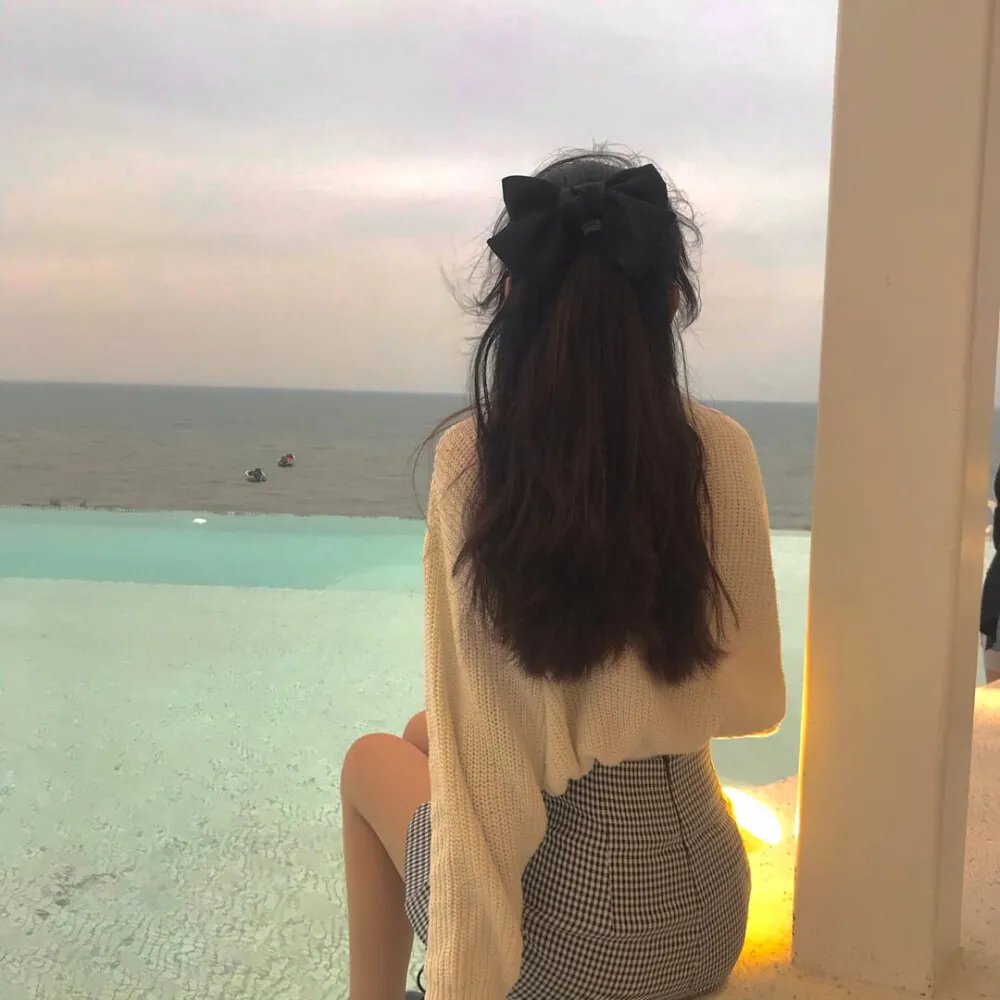 《不放过任何事件的侦探》海报