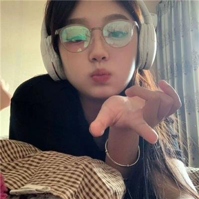 《淫缚学艳》海报