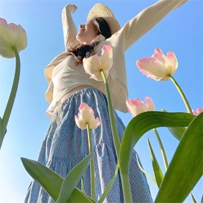 《大海啸之鲨口逃生》海报